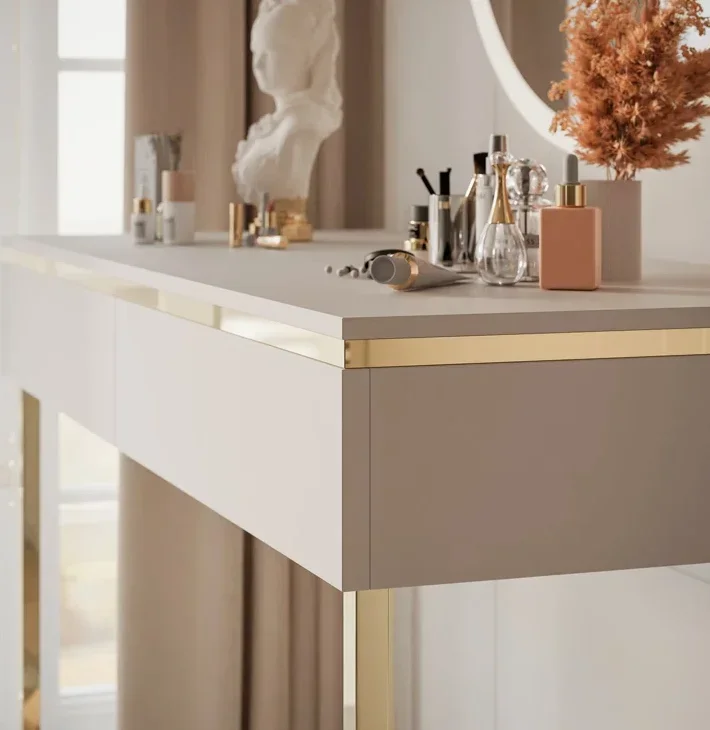 Toaletka do sypialni ze stali  – Z. A. Furniture recenzja i cena